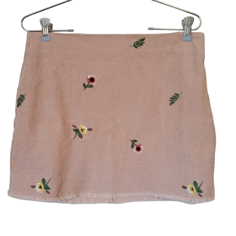 Ivy + Main Pink Corduroy Floral Cotton Embroidered Mini Skirt Cottagecore Sz LG - Picture 3 of 5